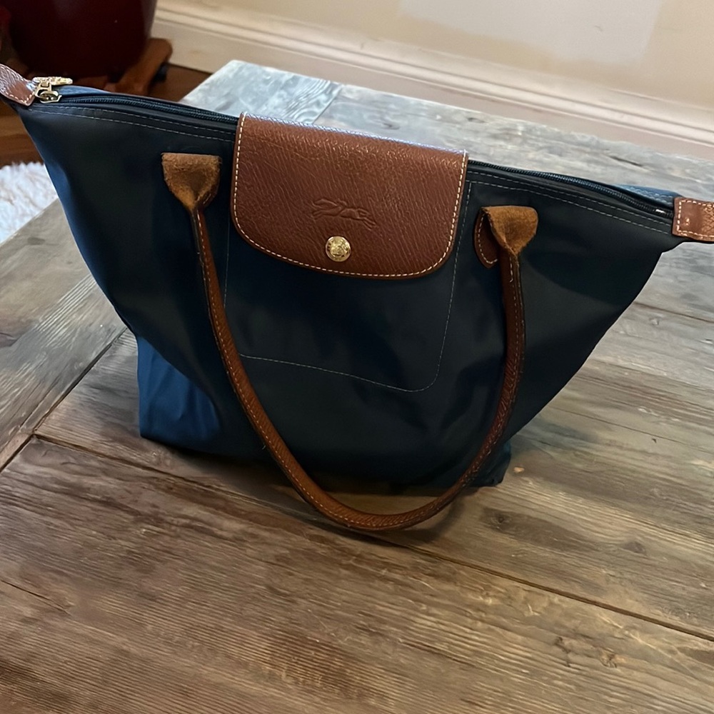 Longchamp LE PLAIGE S navy blue gently used.